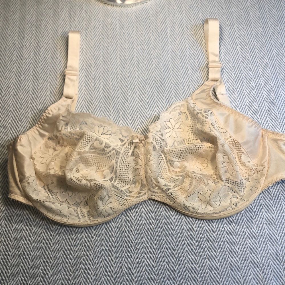 OLGA Bra Size 38 DDD Underwire  Lace  Preworn Used Pink